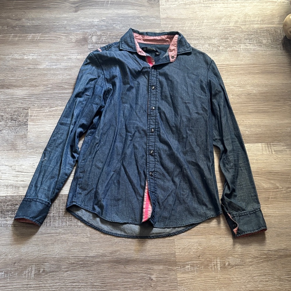 Smash Casual Denim Button-Down Shirt with Red Accents